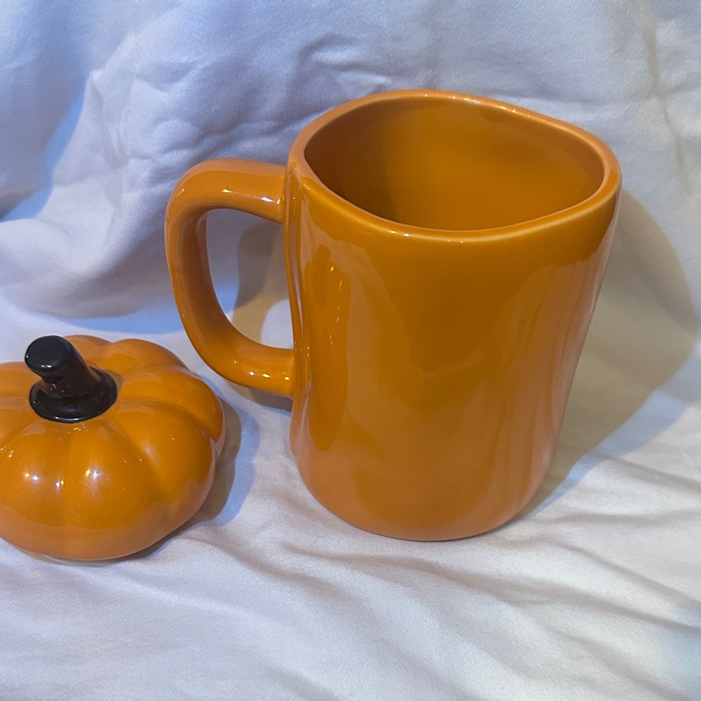Rae Dunn Vibrant Orange Mug with Pumpkin Lid - Picture 3 of 4